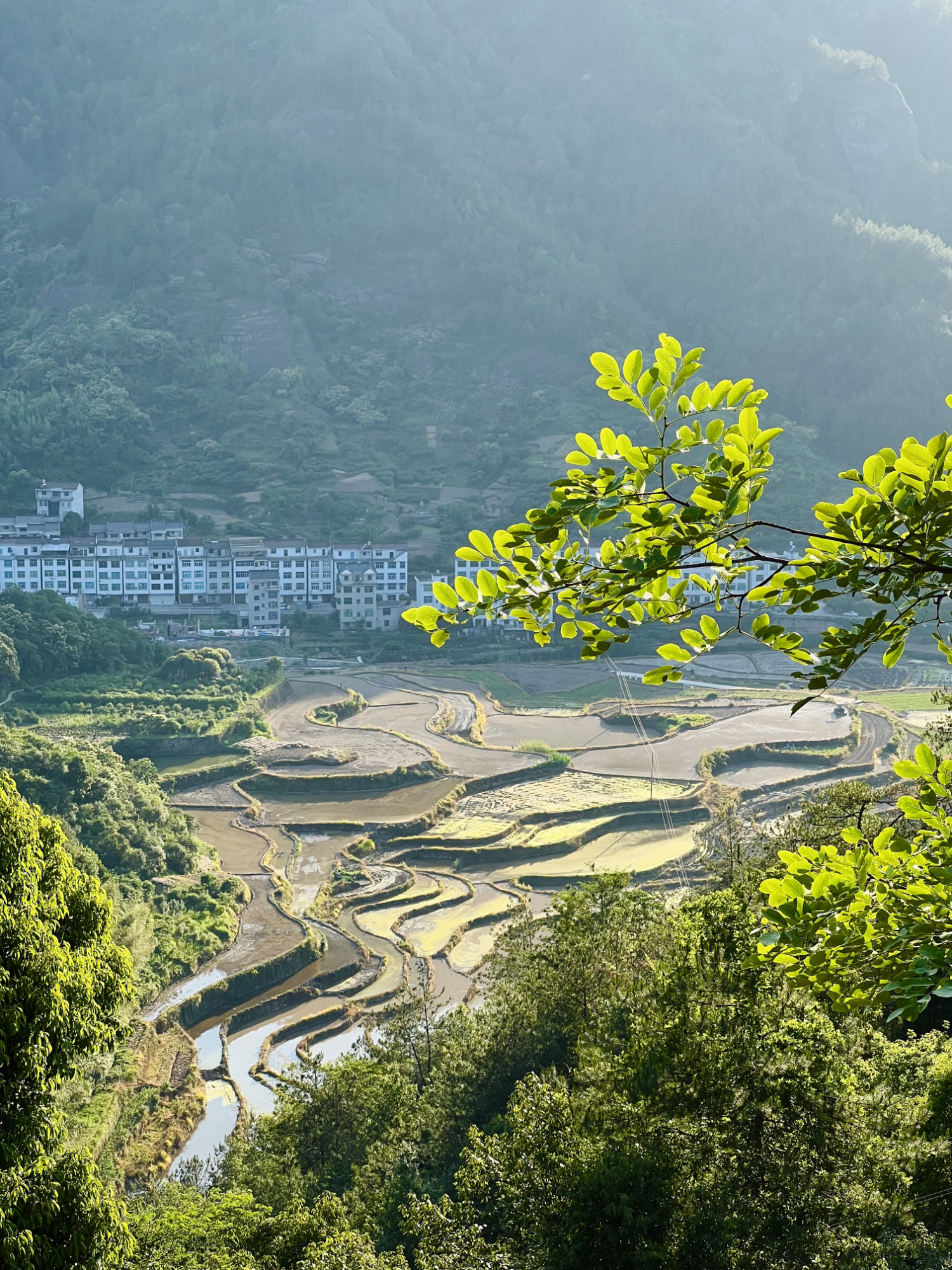 溶江乡:岩门景区指点江山