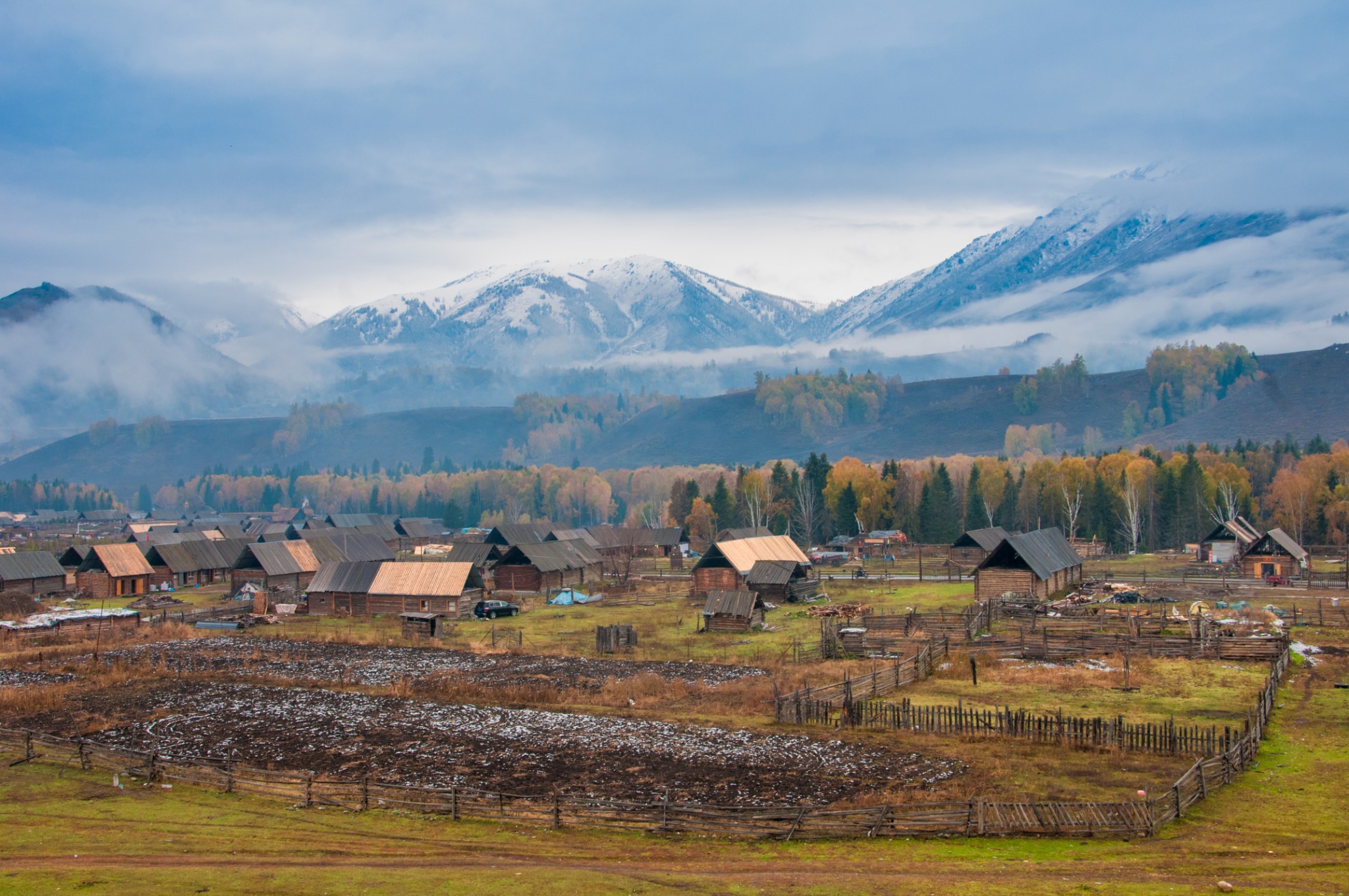 国内秋景天花板—新疆禾木的秋天实在是太美了! - 马蜂窝