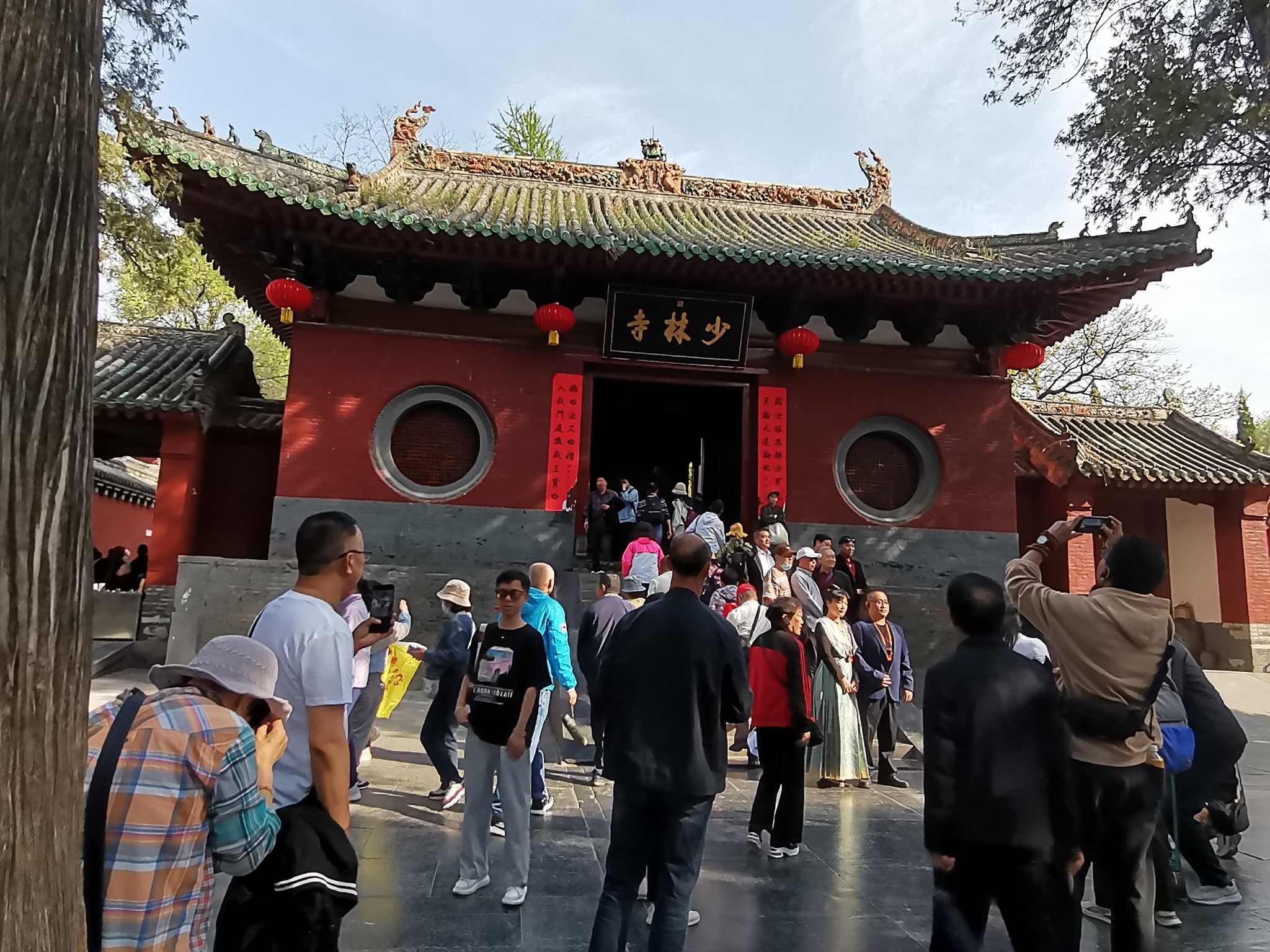 河南揽胜(一)了解少林寺,欣赏洛阳牡丹,看看古代艺术宝库:龙门石窟,快