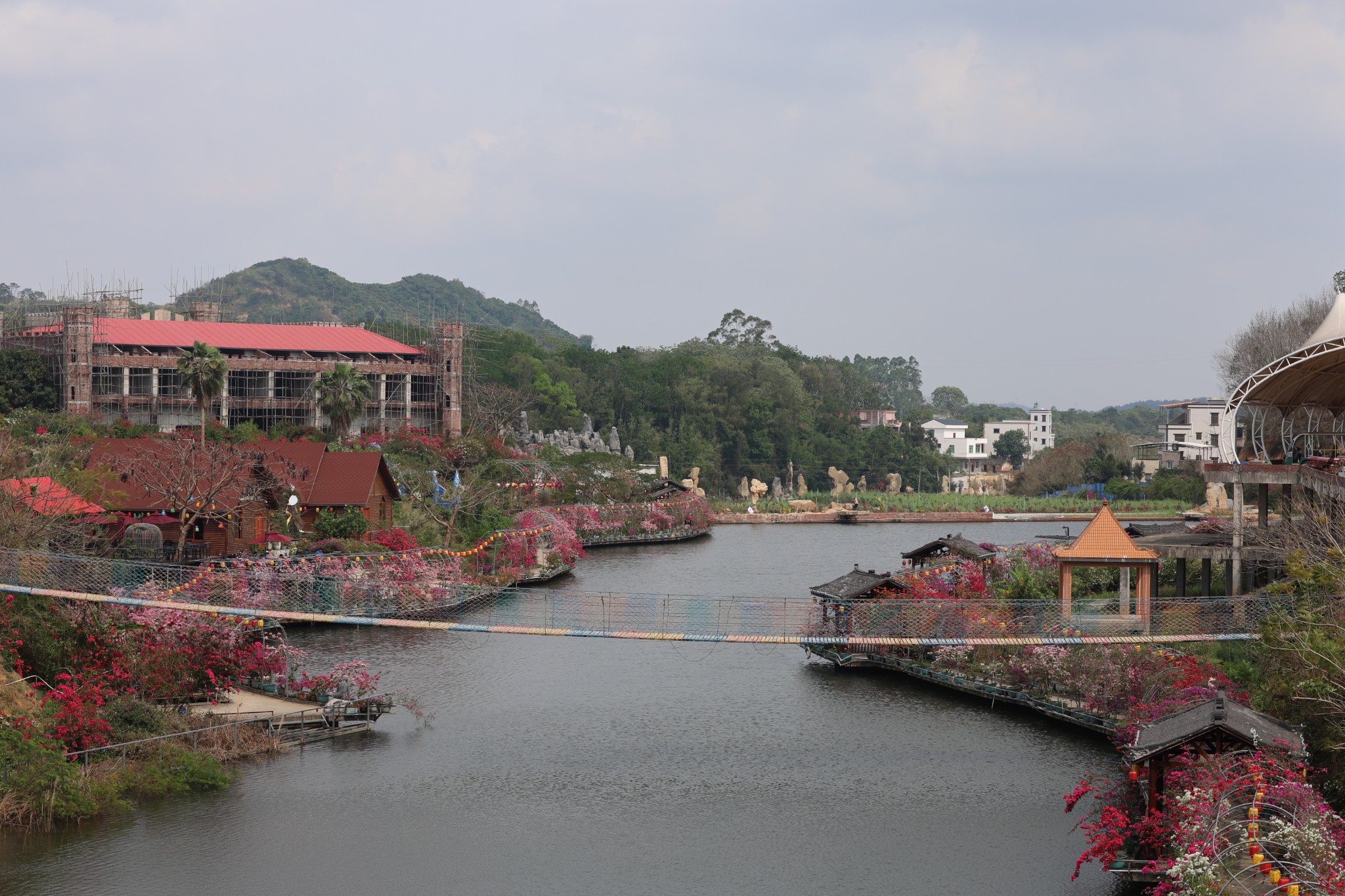 粤龙山风景区近况图片