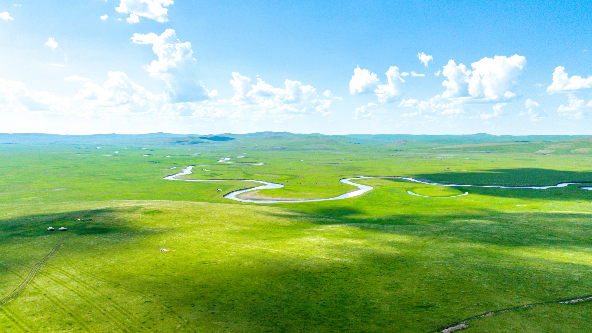 内蒙之旅夏日闯入宫崎骏笔下的呼伦贝尔大草原