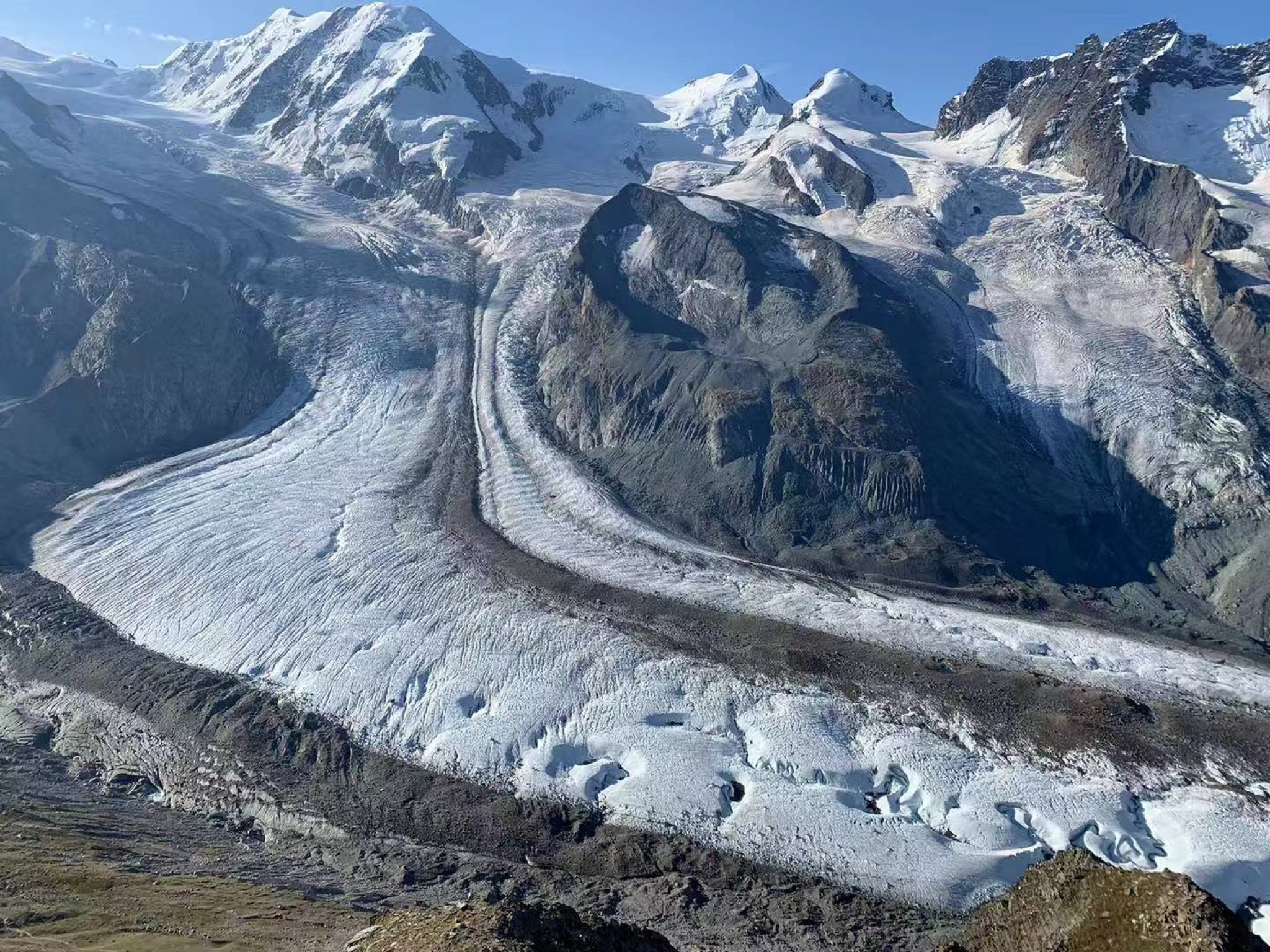 最佳欧洲行走在瑞士阿尔卑斯山swissalps60