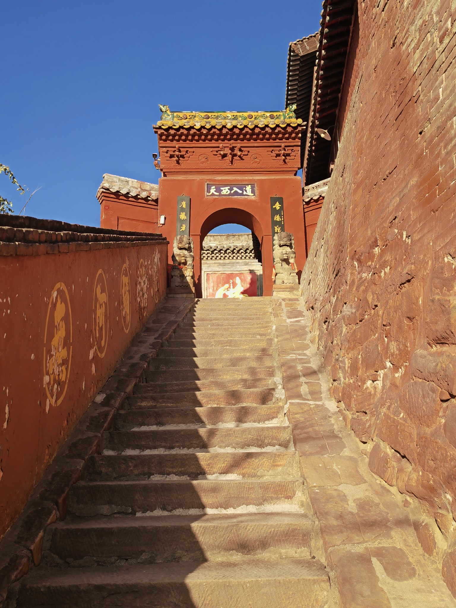 独行于山水古建之间晋之临汾大云寺小西天广胜寺元代戏台公交游记