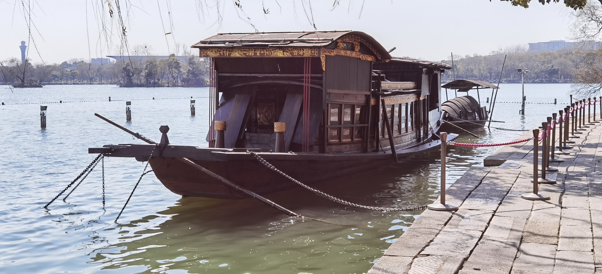 嘉兴南湖,"红船"摇出革命的新篇章_游记