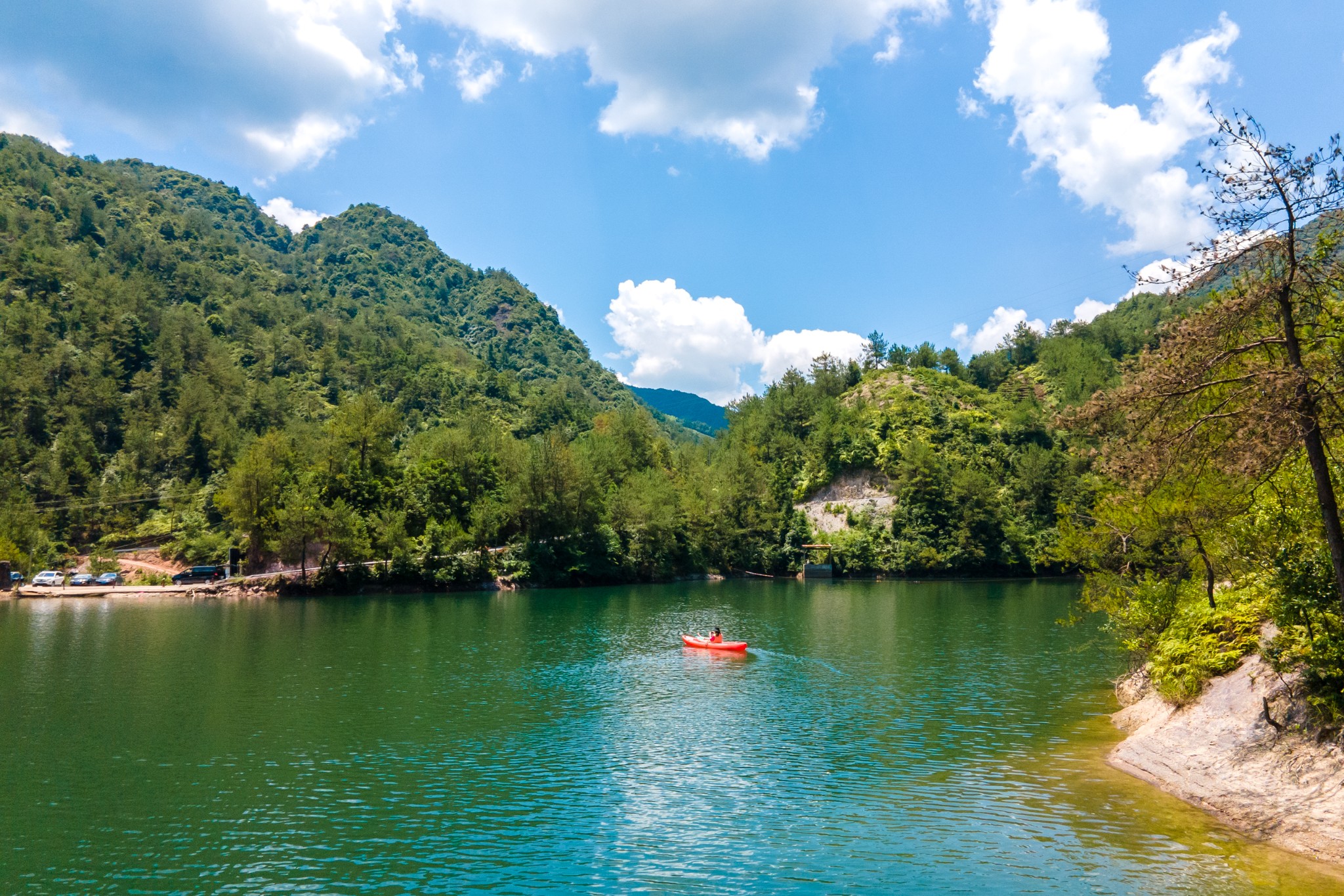 夏天避暑玩水来缙云,高山漂流刺激好玩,仙都景色美如仙境_缙云县游记