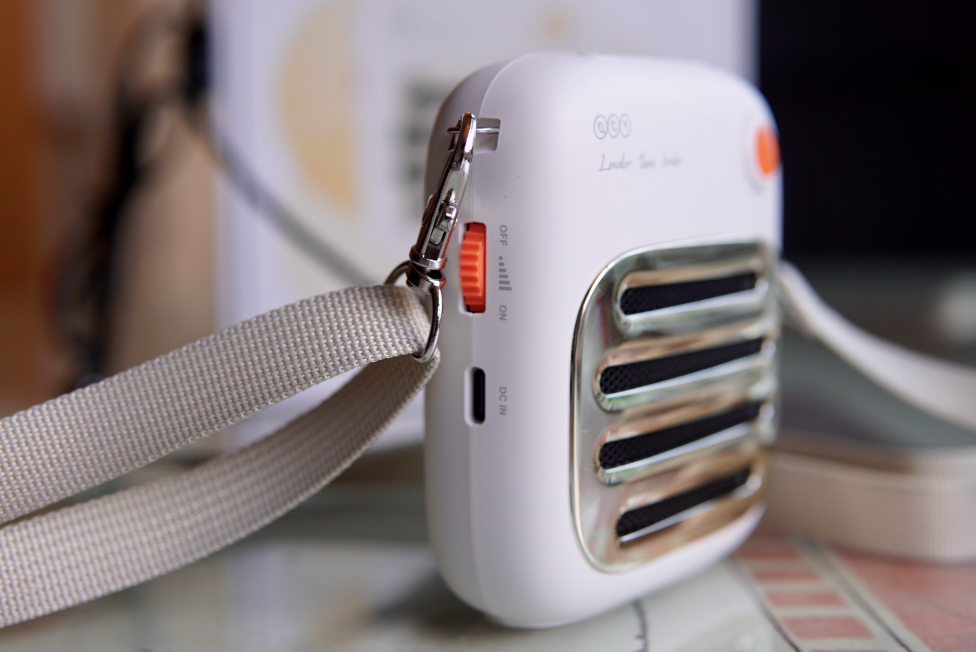 上课带队听歌样样行，复古小巧的扩音器功能还挺多