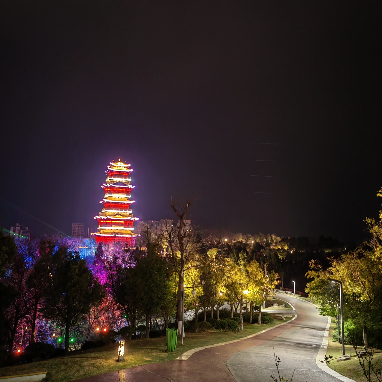 简阳鳌山公园夜景图片