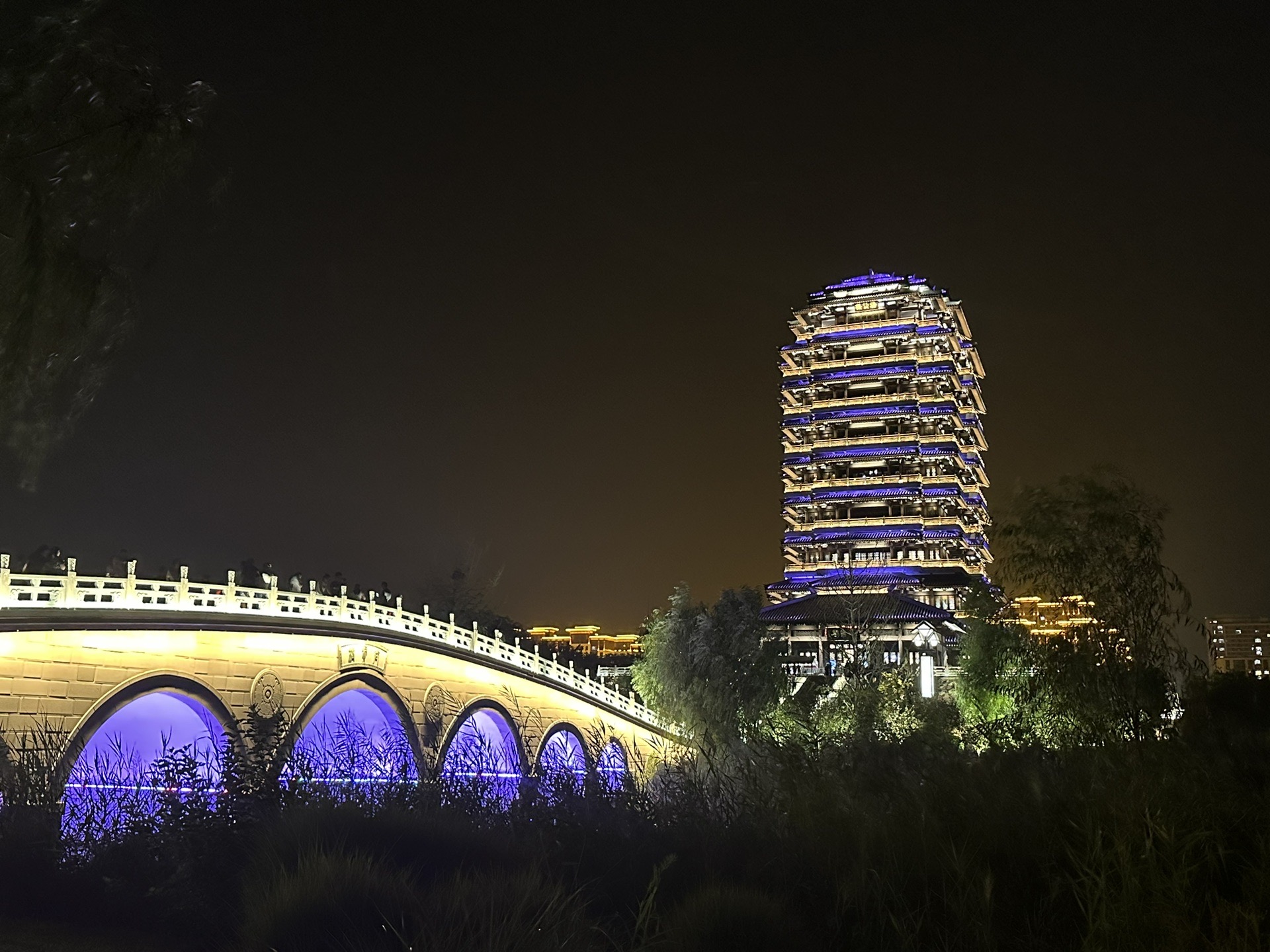 淄博的夜景图片