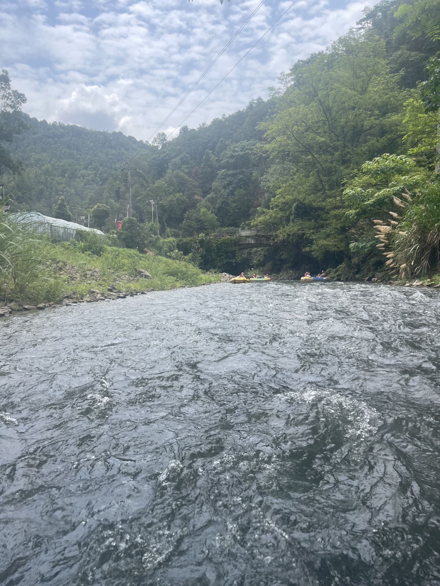 大围山峡谷漂流图片