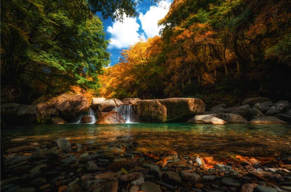 米仓山景区光雾山旅游景区十八月潭