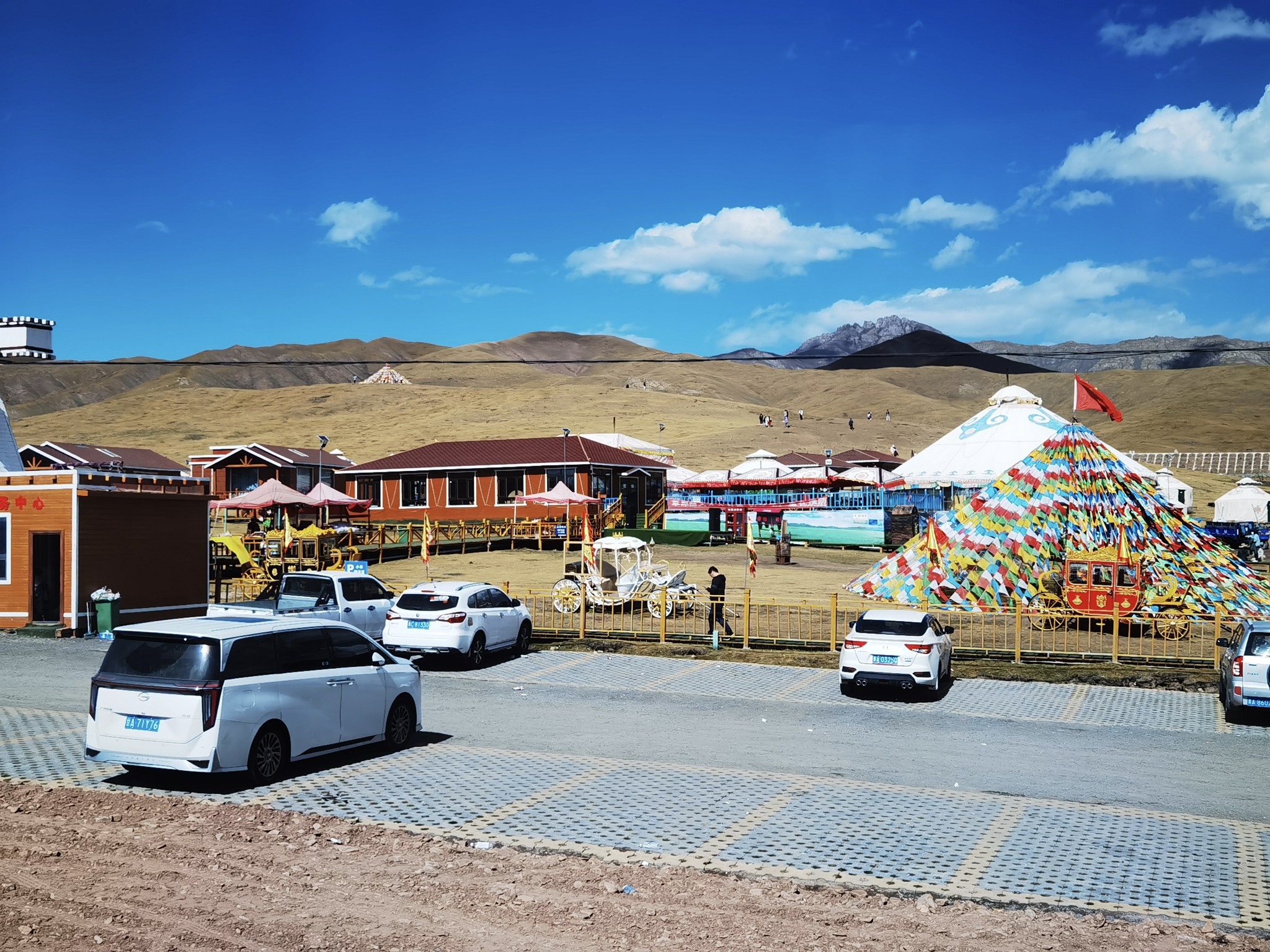 带团到青甘旅游上达板山观景台卓尔山风景区阿柔大寺七彩丹霞嘉峪关关