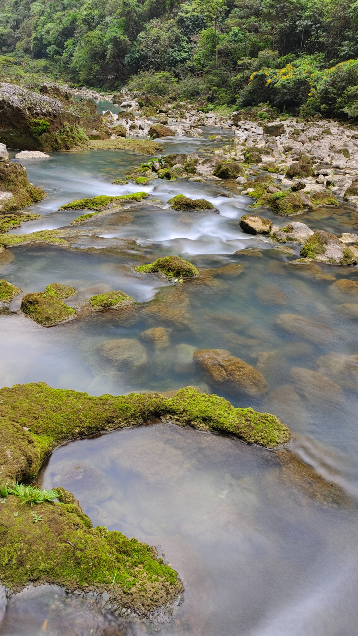 桂黔秘境只此青绿2023年五一河池荔波一路狂飙