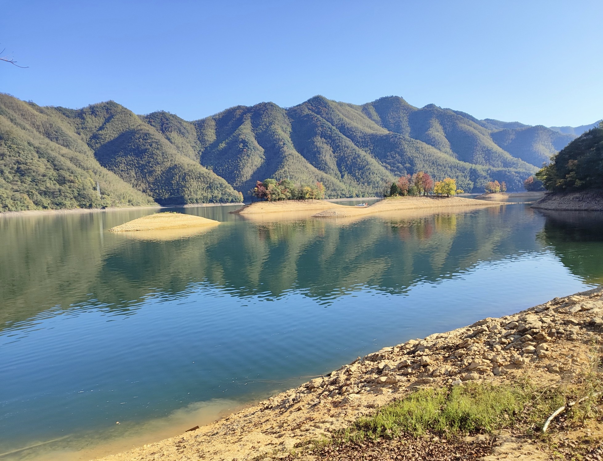 黄山太平湖岛屿图片