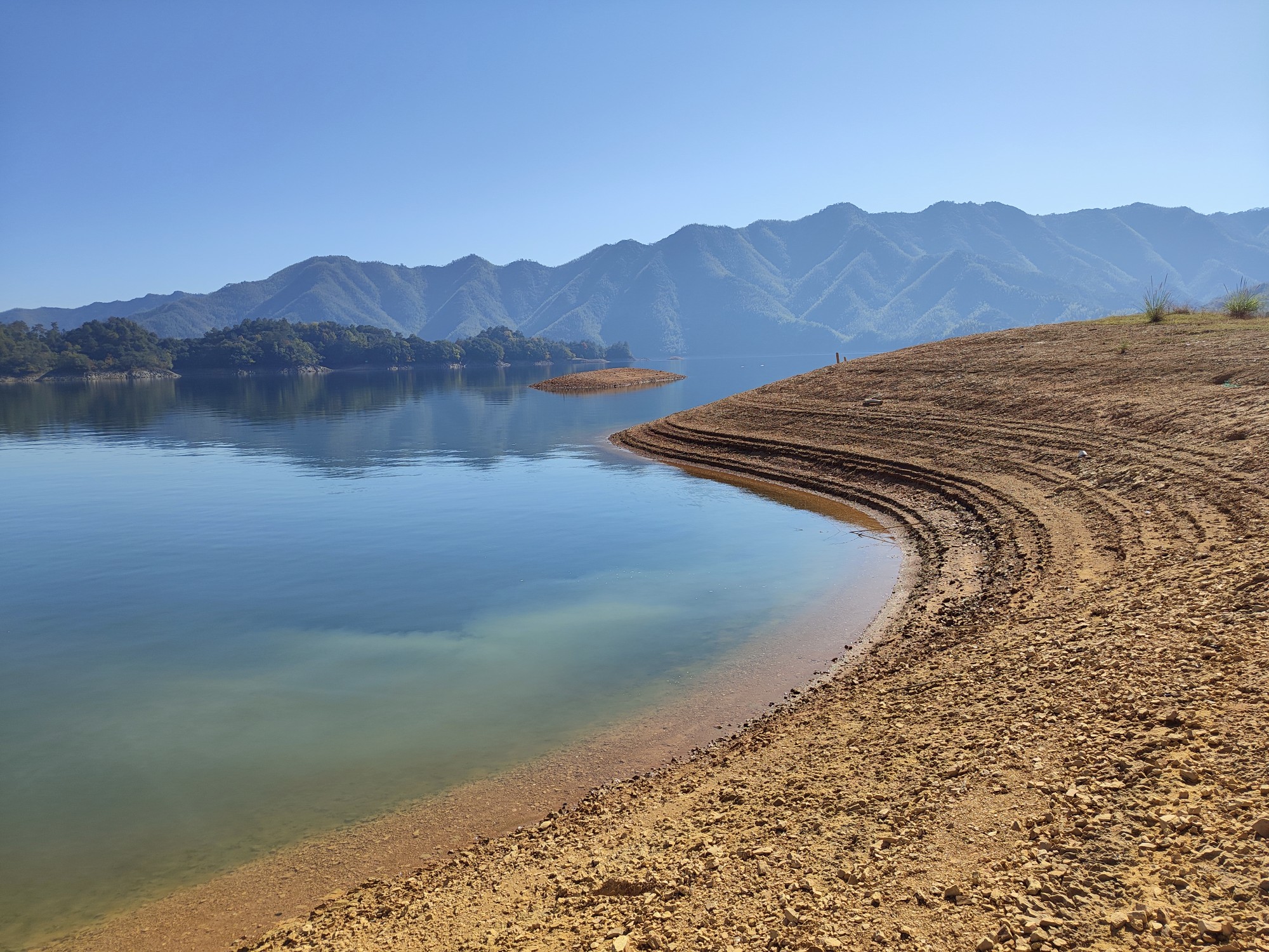 黄山太平湖岛屿图片