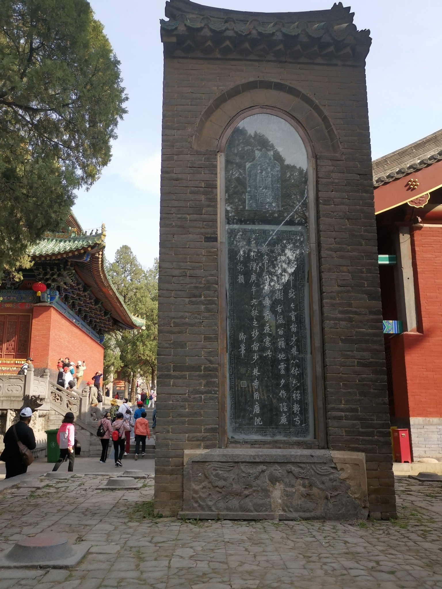 河南揽胜(一)了解少林寺,欣赏洛阳牡丹,看看古代艺术宝库:龙门石窟,快