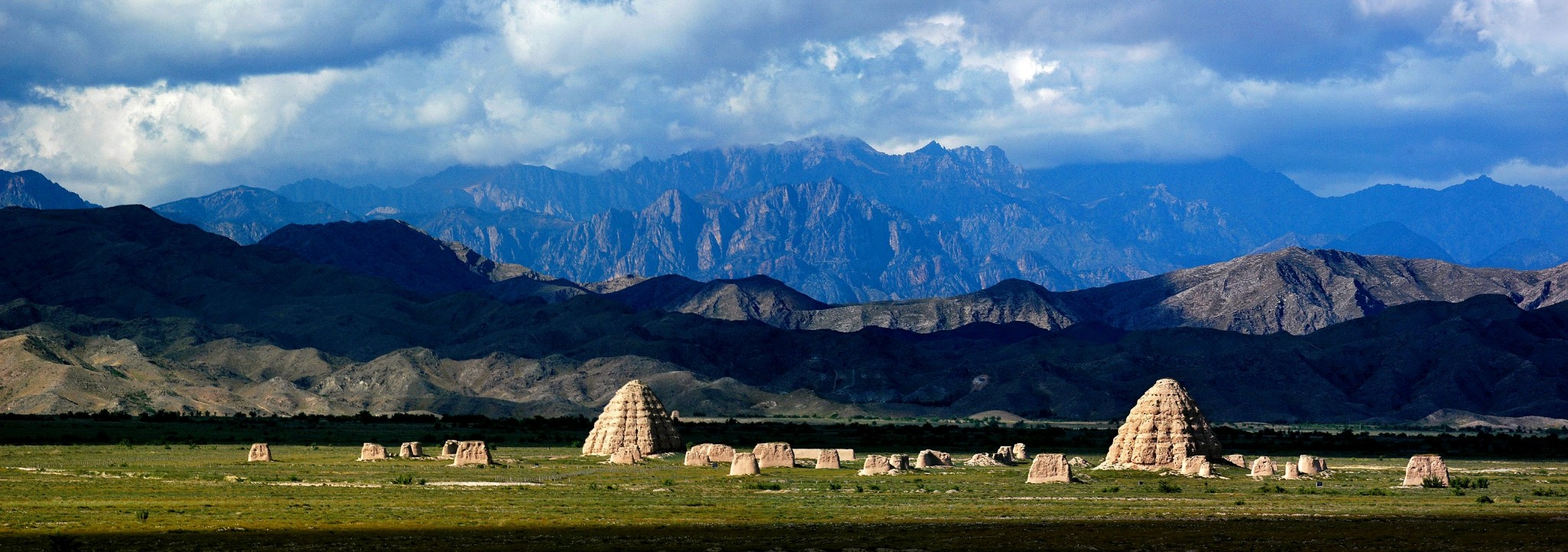 西夏王陵游记//西夏陵国家考古遗址公园
