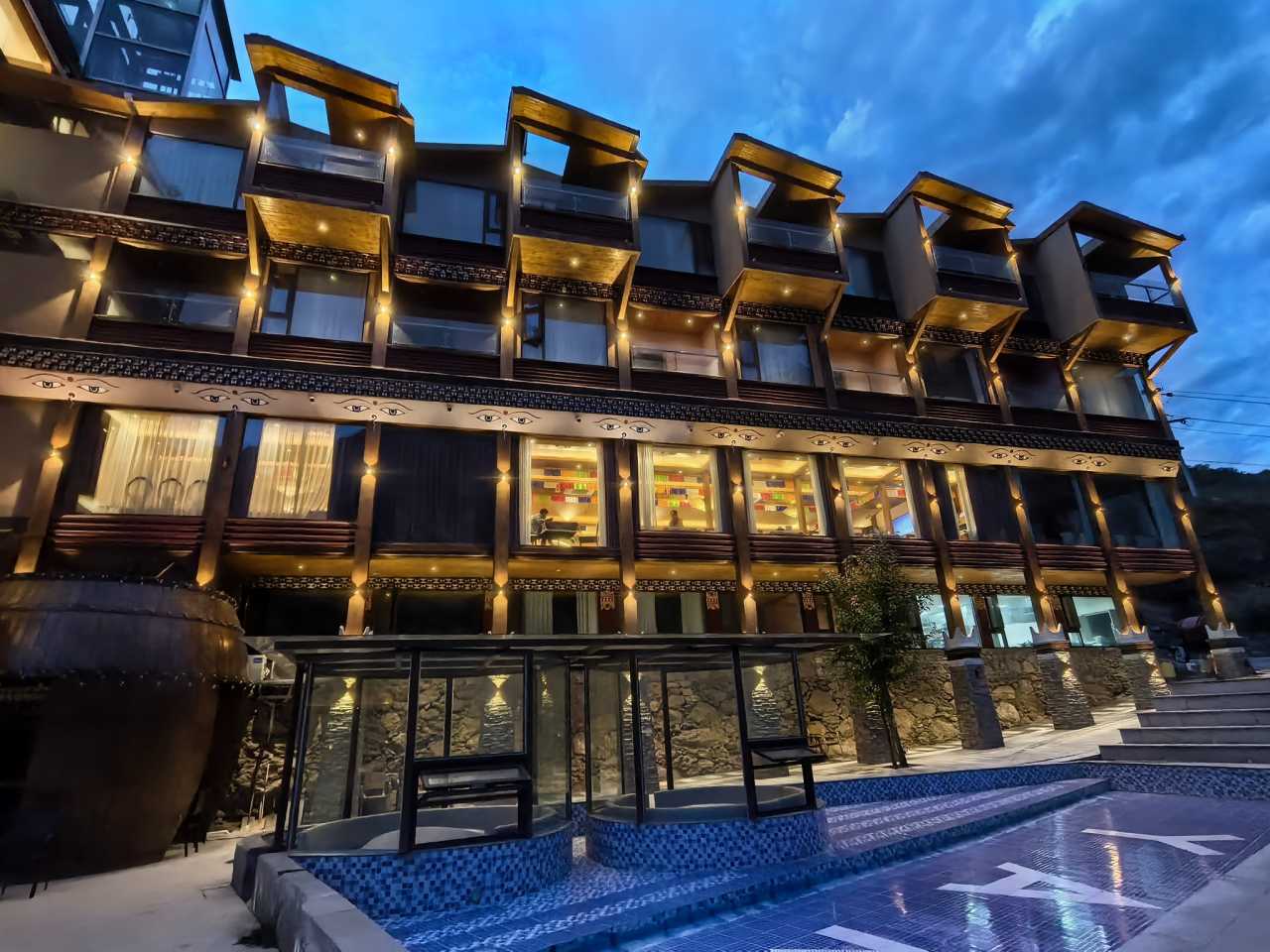 雪域净土·秘境川西——八天七晚朝觐雪山、寻梦稻城之行,川西旅游攻略