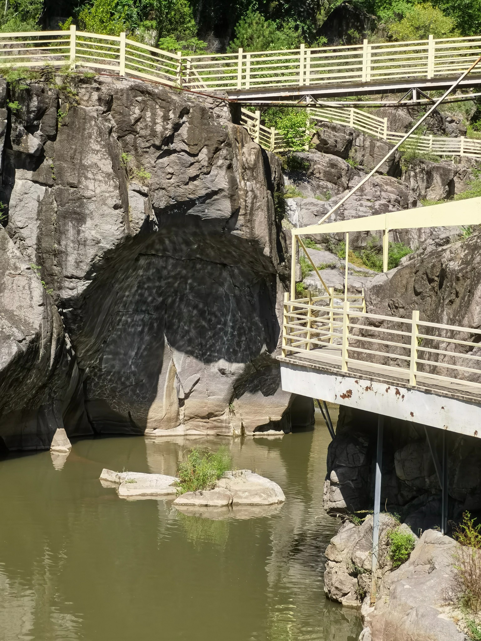 延庆乌龙峡风景区图片